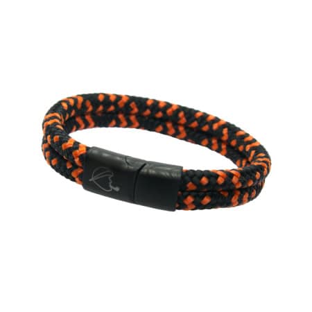 Deichjung Armband in schwarz orange aus Segeltau mit schwarzem, seitlich öffnendem Magnetverschluss