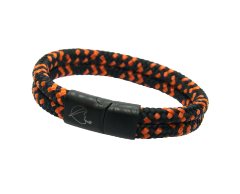 Deichjung Armband in schwarz orange aus Segeltau mit schwarzem, seitlich öffnendem Magnetverschluss