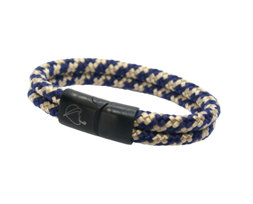 Deichjung Armband Lasse in Farbe beige blau aus Segeltau mit schwarzem, seitlich öffnendem Magnetverschluss