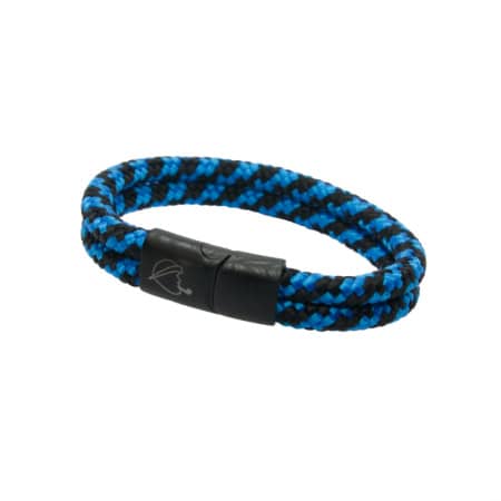 Deichjung Armband Lasse in Farbe schwarz blau aus Segeltau mit schwarzem, seitlich öffnendem Magnetverschluss